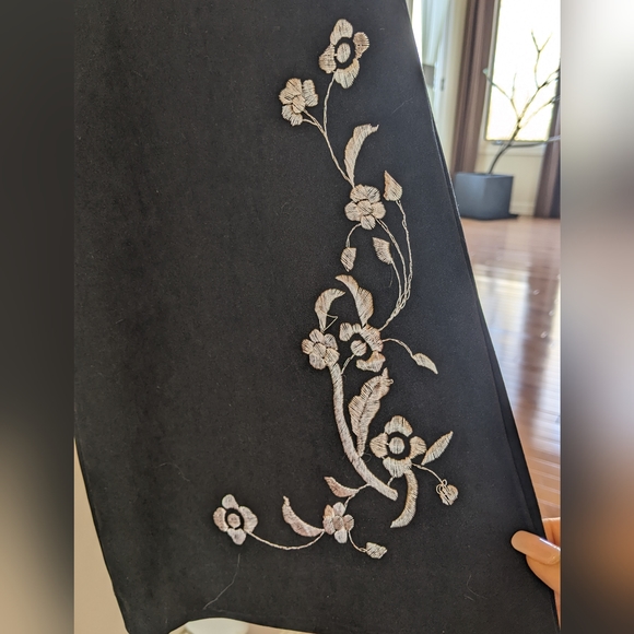 ILYSEHART LTD. - Picture 3 of 7